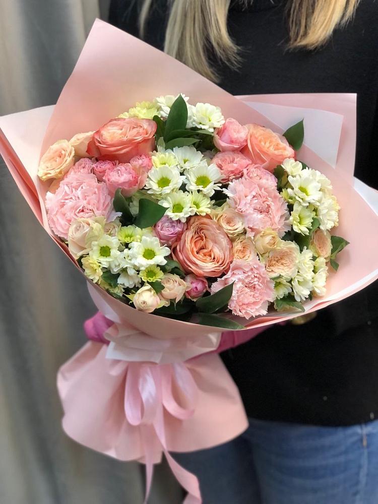 Букет цветов из: Гвоздики, Розы и Хризантемы в Красногорском Алтайского края