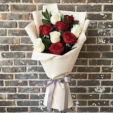 Букет цветов из:  Розы в Красногорском Алтайского края