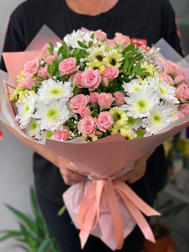 Букет цветов из: Розы и Хризантемы в Красногорском Алтайского края