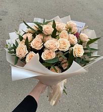 Букет Кремовые розы Латте в Красногорском Алтайского края