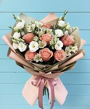 Букет цветов из:  Розы, Альстромерии и Лизиантусы в Красногорском Алтайского края