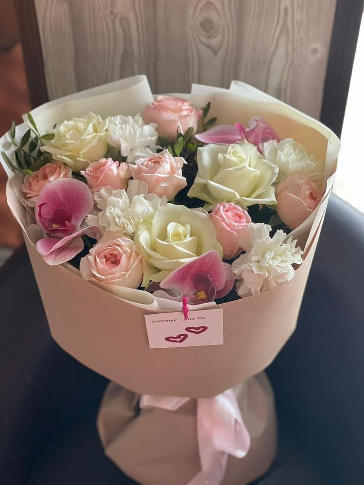 Букет цветов из: Орхидеи, Розы и Гвоздики в Красногорском Алтайского края