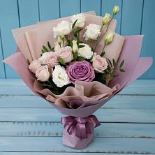 Букет цветов из:  Розы и Лизиантусы в Красногорском Алтайского края