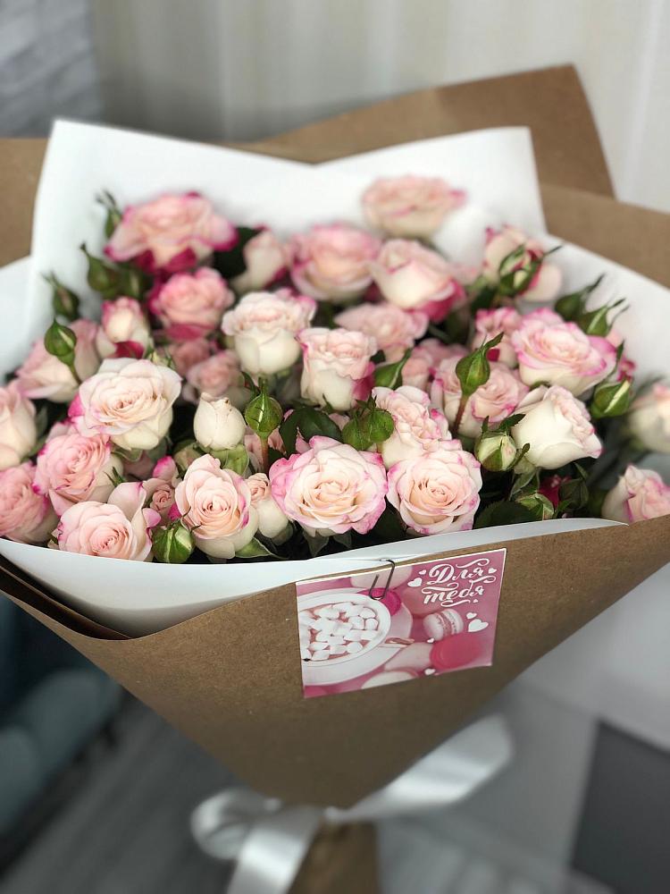 Букет цветов из: Розы в Красногорском Алтайского края