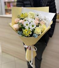 Букет цветов из:  Альстромерии, Розы и Хризантемы в Красногорском Алтайского края