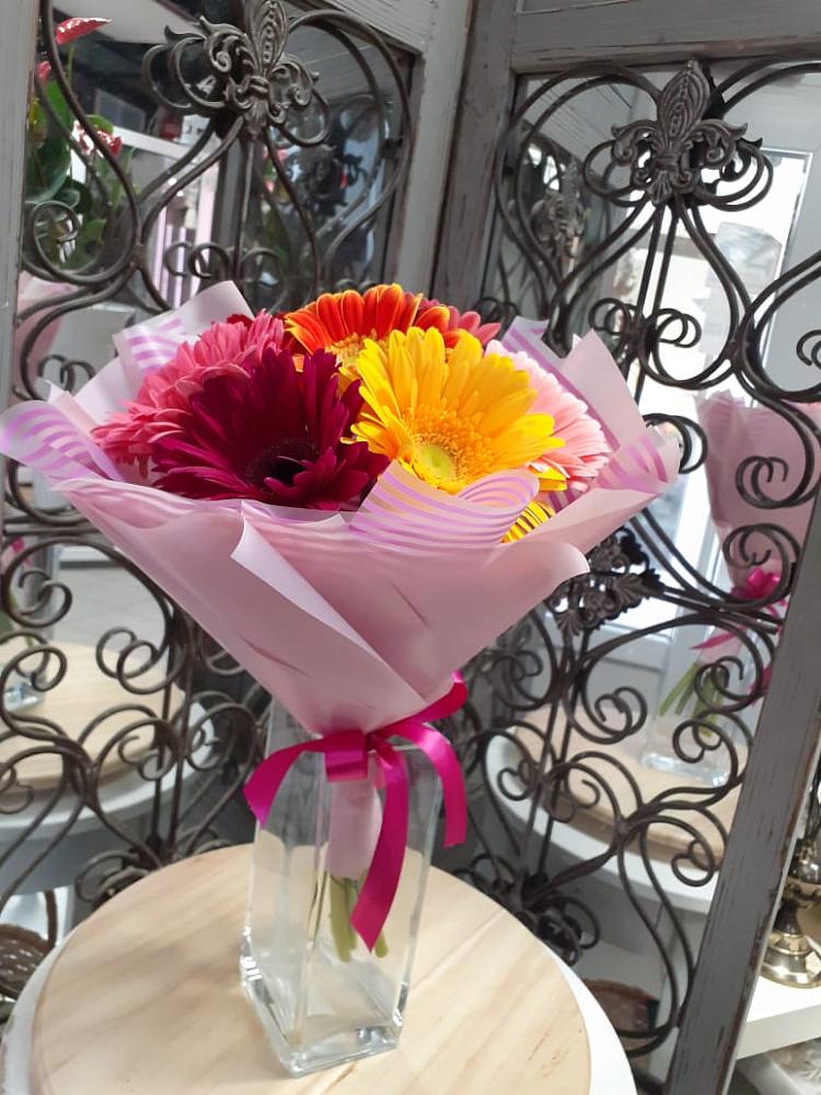 Букет цветов из: Герберы в Красногорском Алтайского края