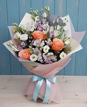 Букет цветов из:  Лизиантусы, Розы, Альстромерии и Гипсофила в Красногорском Алтайского края