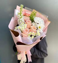 Букет цветов из:  Хризантемы и Розы в Красногорском Алтайского края