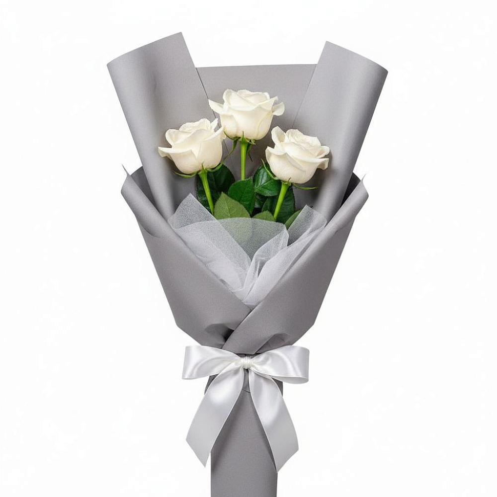 Букет 3 белые розы в Красногорском Алтайского края