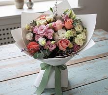 Букет цветов из:  Розы, Лизиантусы и Гвоздики в Красногорском Алтайского края