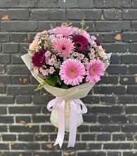 Букет цветов из:  Герберы и Хризантемы в Красногорском Алтайского края