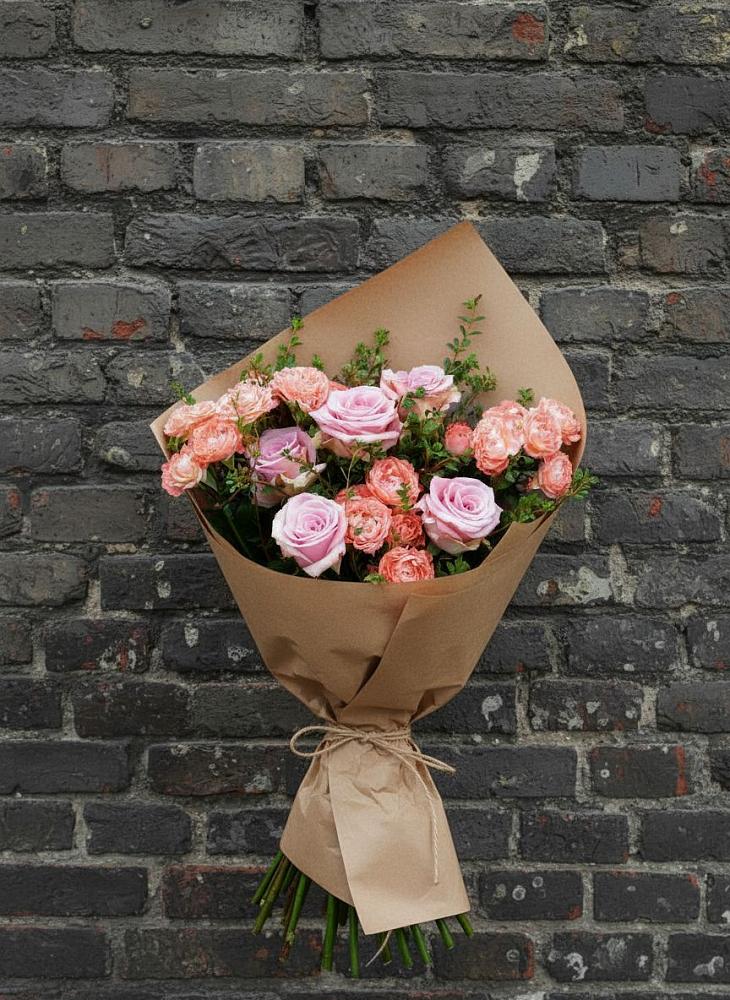 Букет цветов из: Розы в Красногорском Алтайского края