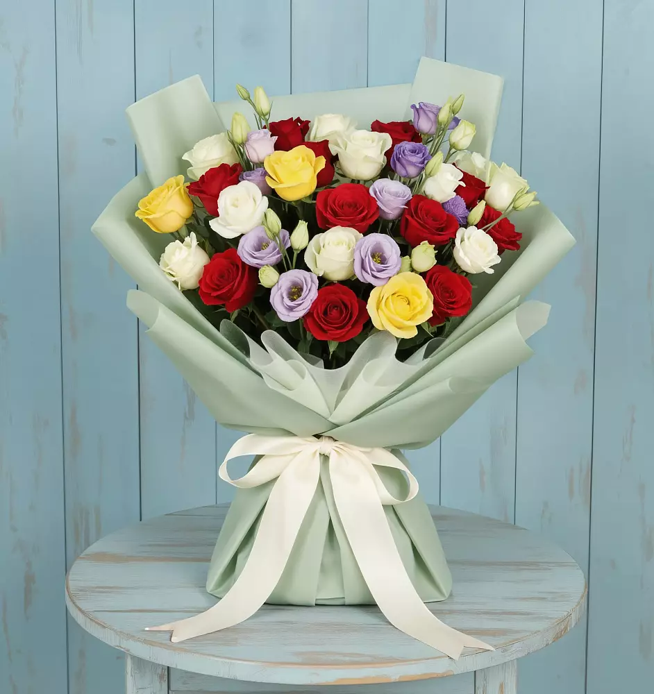 Букет цветов из: Розы в Красногорском Алтайского края