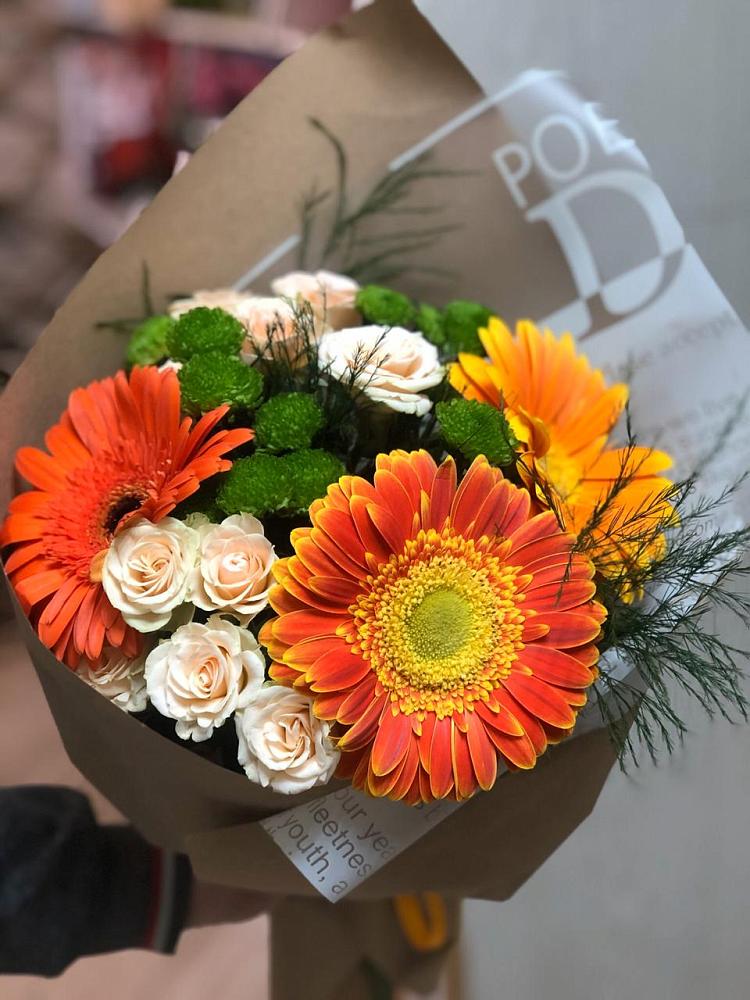 Букет цветов из: Герберы, Хризантемы и Розы в Красногорском Алтайского края