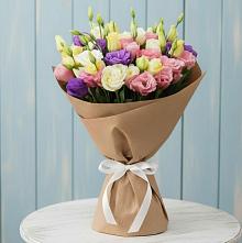 Букет цветов из:  Лизиантусы в Красногорском Алтайского края