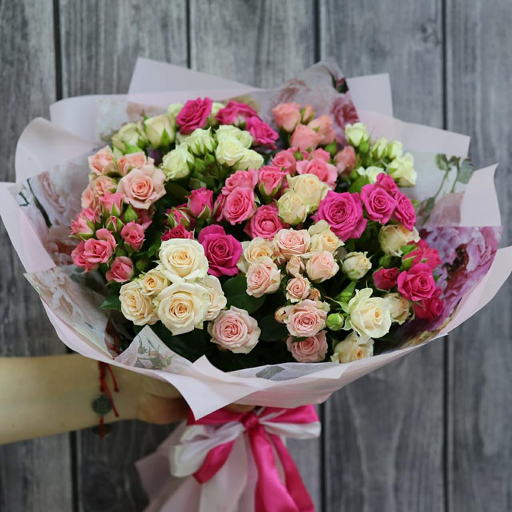 Букет цветов из: Розы в Красногорском Алтайского края