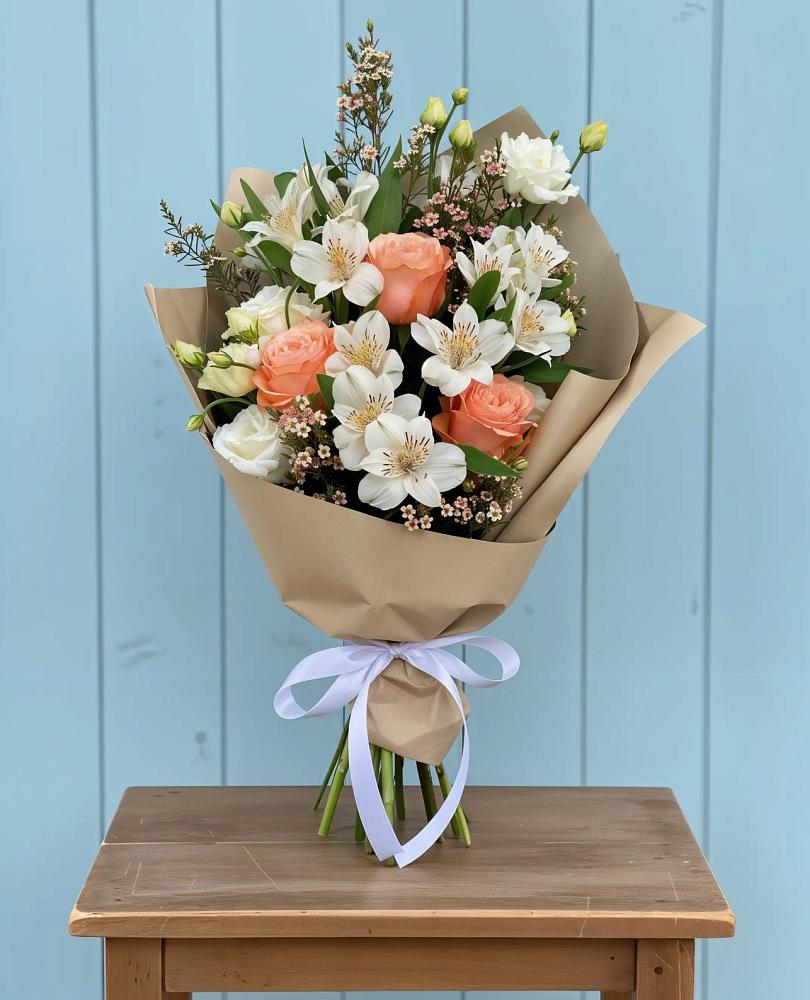 Букет цветов из: Альстромерии, Лизиантусы, Розы и Хризантемы в Красногорском Алтайского края