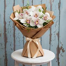 Букет цветов из:  Орхидеи и Розы в Красногорском Алтайского края